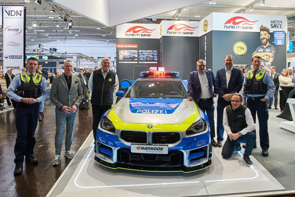 2024 Essen Motor Show 中 TUNE IT! SAFE!的攤位