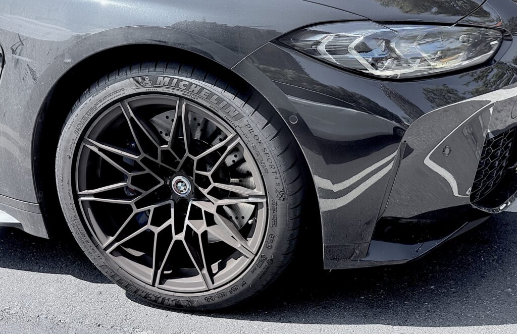 配備於 BMW M4 的 Pilot Sport 4S