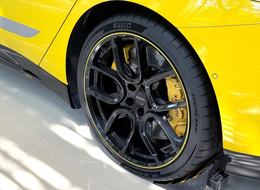 小米 SU7 Ultra 搭載 PZ5 輪胎